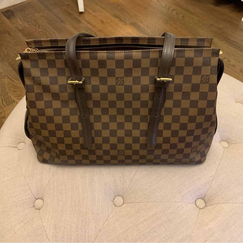 - SOLD - 100% Authentic Louis Vuitton Damier Ebene Chelsea Tote